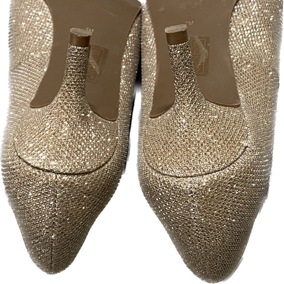 Le Chateau ‘Moda Reflex’ Gold Heels - Picture 8 of 16